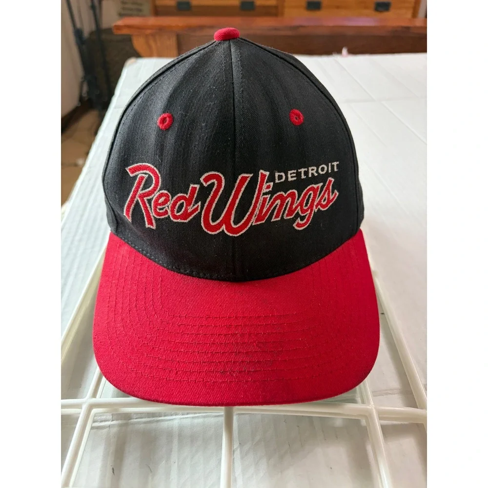 Zephyr Detroit Red Wings NHL Snapback Hat Black Red Green Underbrim Mens Cap